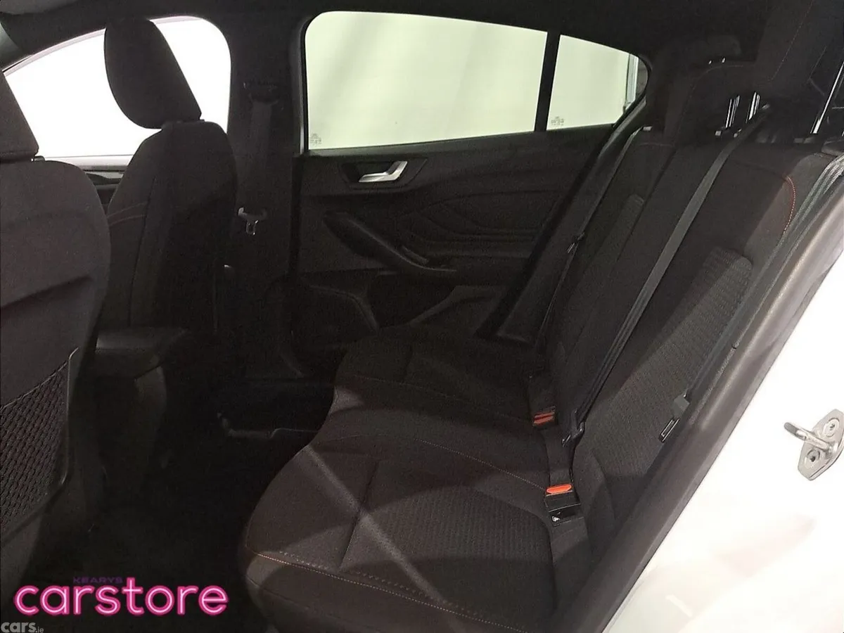 Ford Focus Hatchback, Petrol, 2023, White