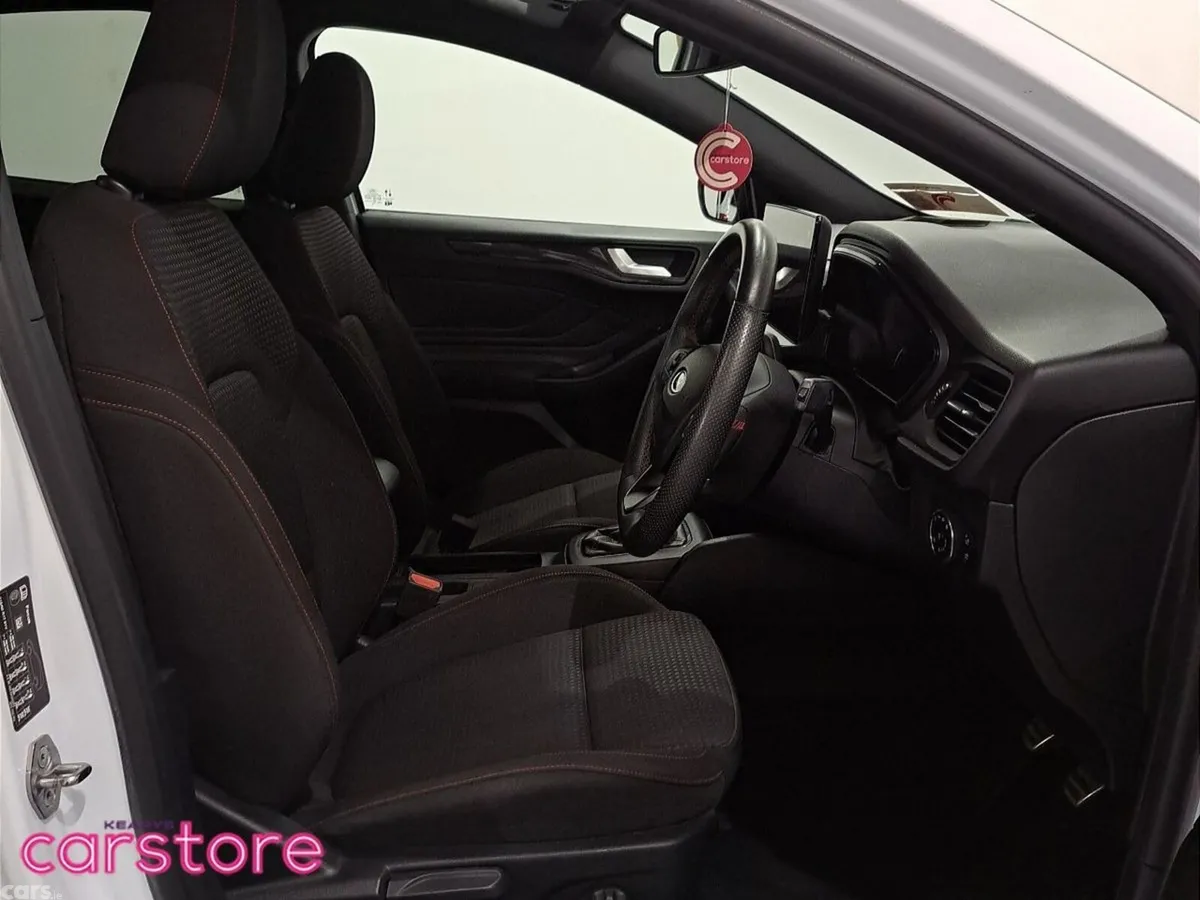 Ford Focus Hatchback, Petrol, 2023, White