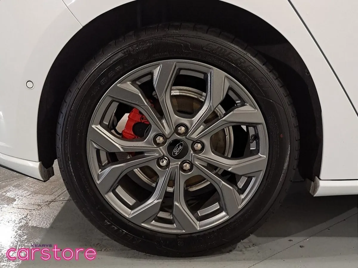 Ford Focus Hatchback, Petrol, 2023, White