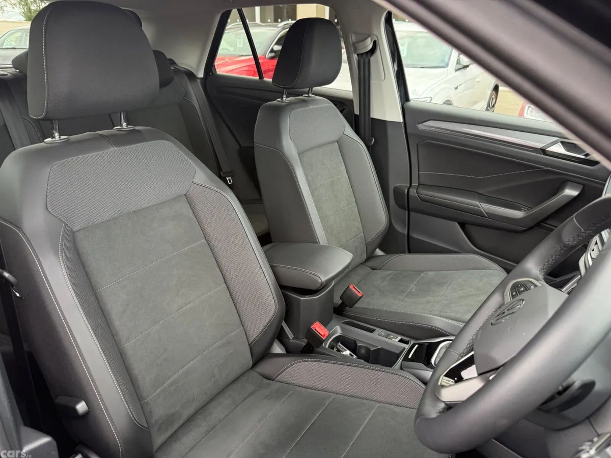 Volkswagen T-Roc SUV, Petrol, 2025, Black