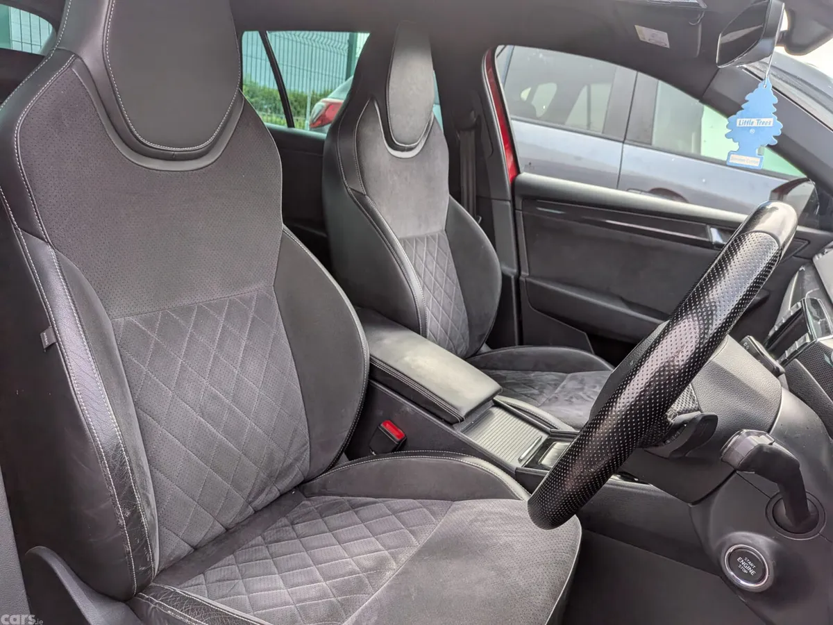 Skoda Superb Hatchback, Diesel, 2018, Red