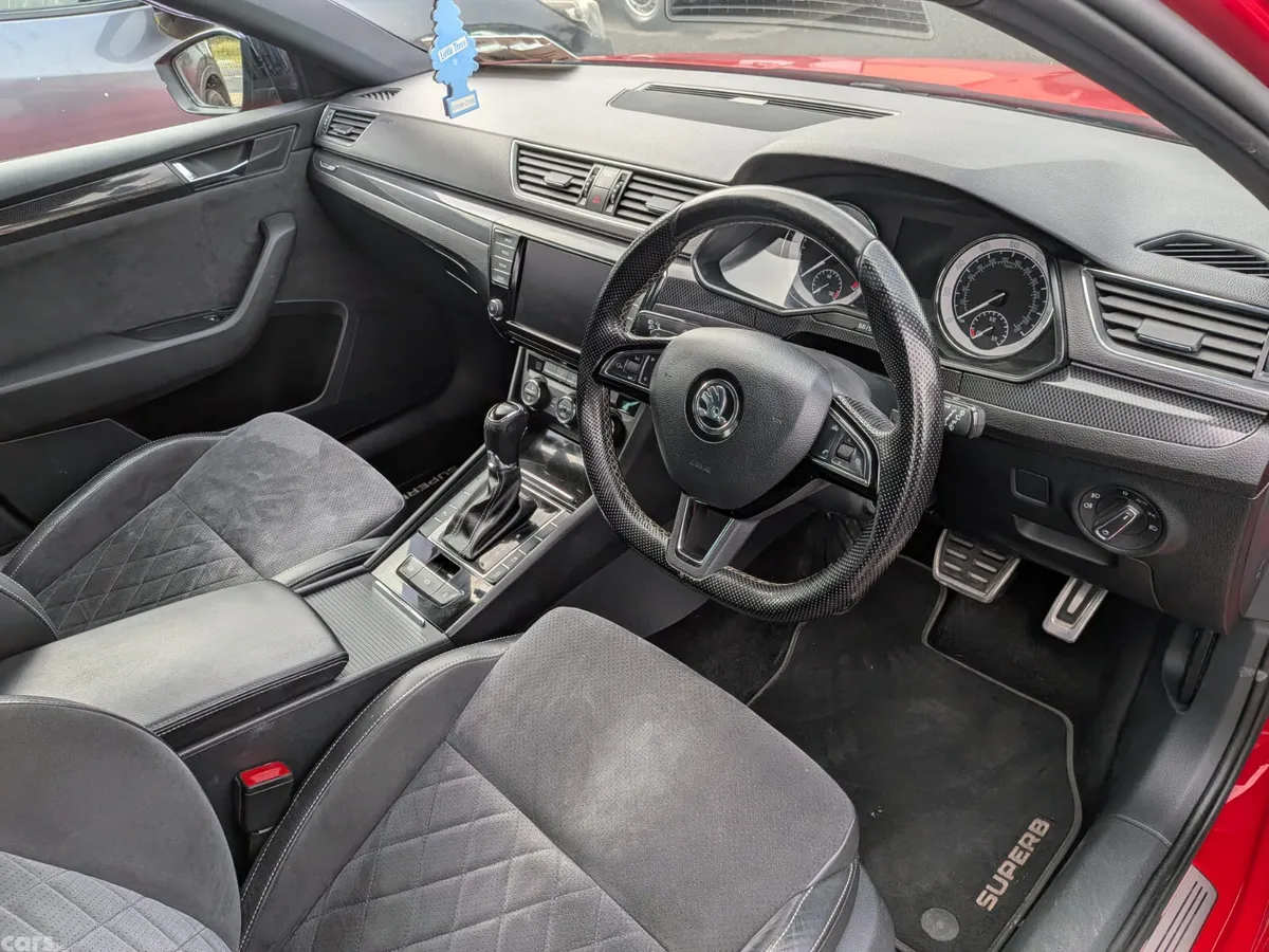 Skoda Superb Hatchback, Diesel, 2018, Red