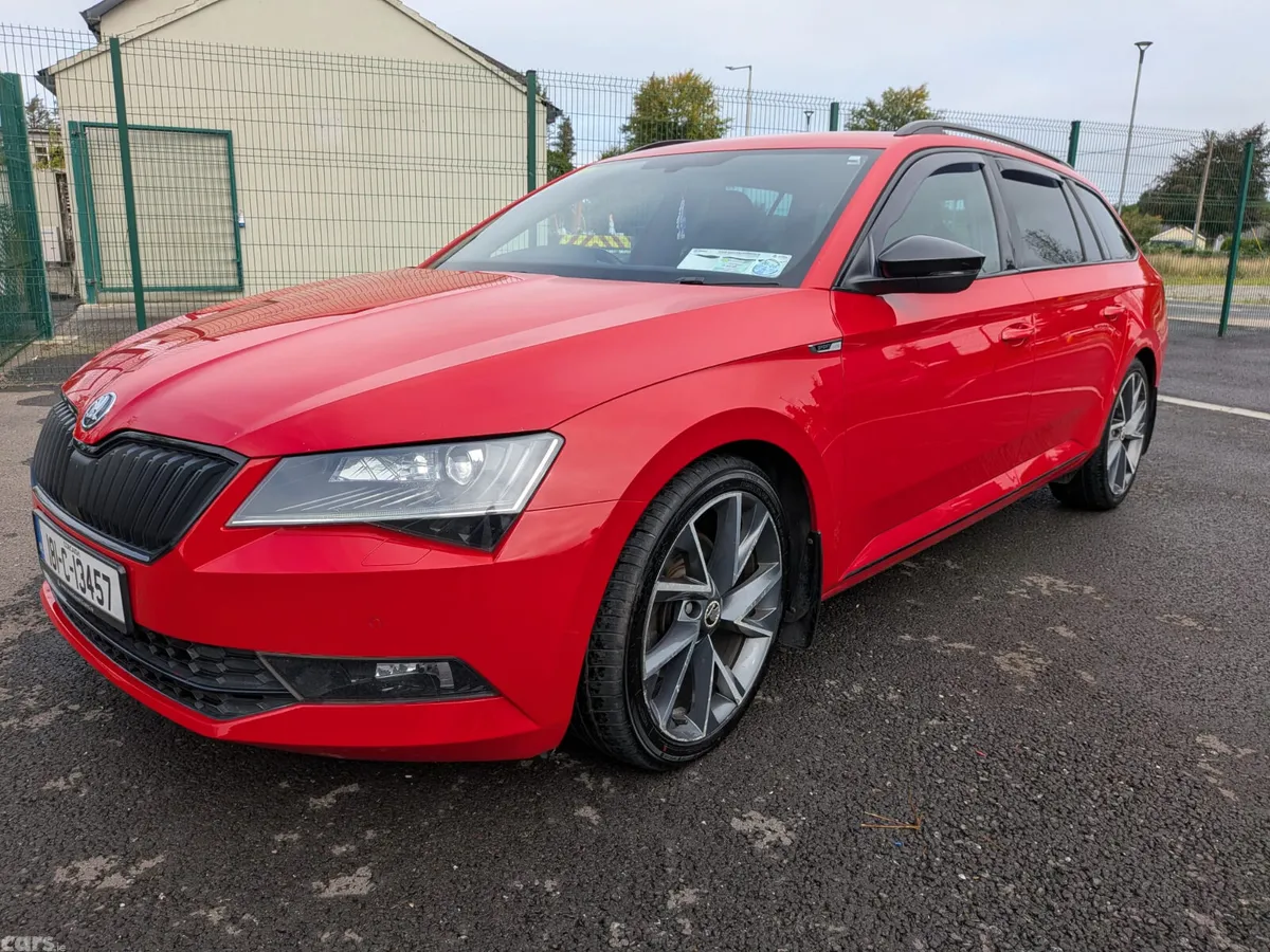 Skoda Superb Hatchback, Diesel, 2018, Red