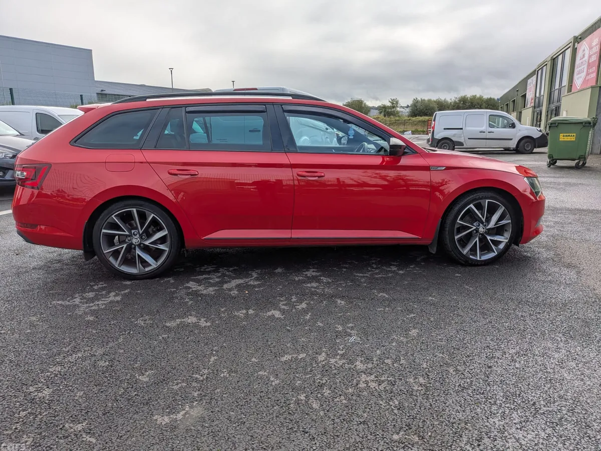 Skoda Superb Hatchback, Diesel, 2018, Red