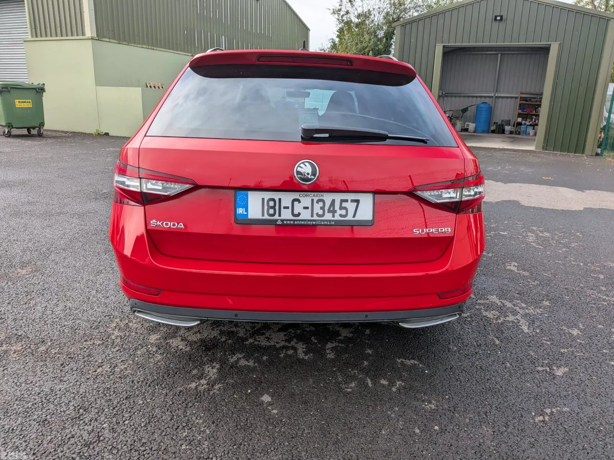 Skoda Superb Hatchback, Diesel, 2018, Red