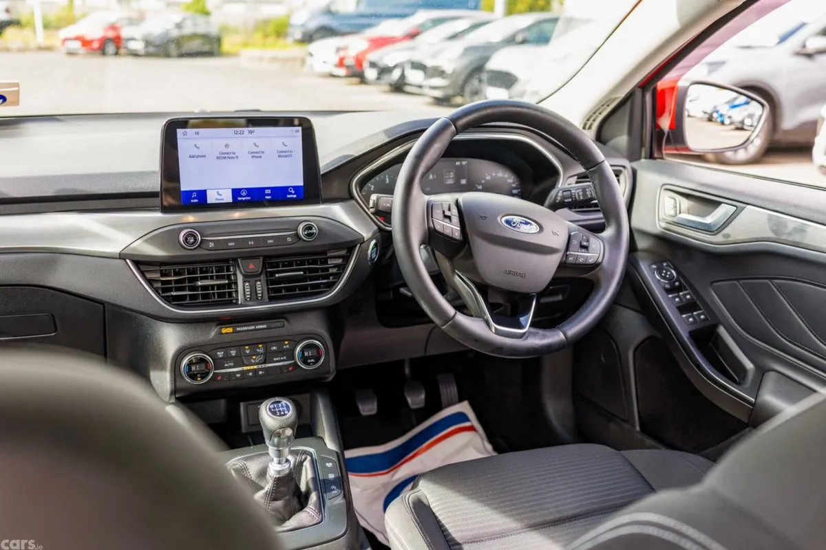 Ford Focus Hatchback, Diesel, 2020, Red
