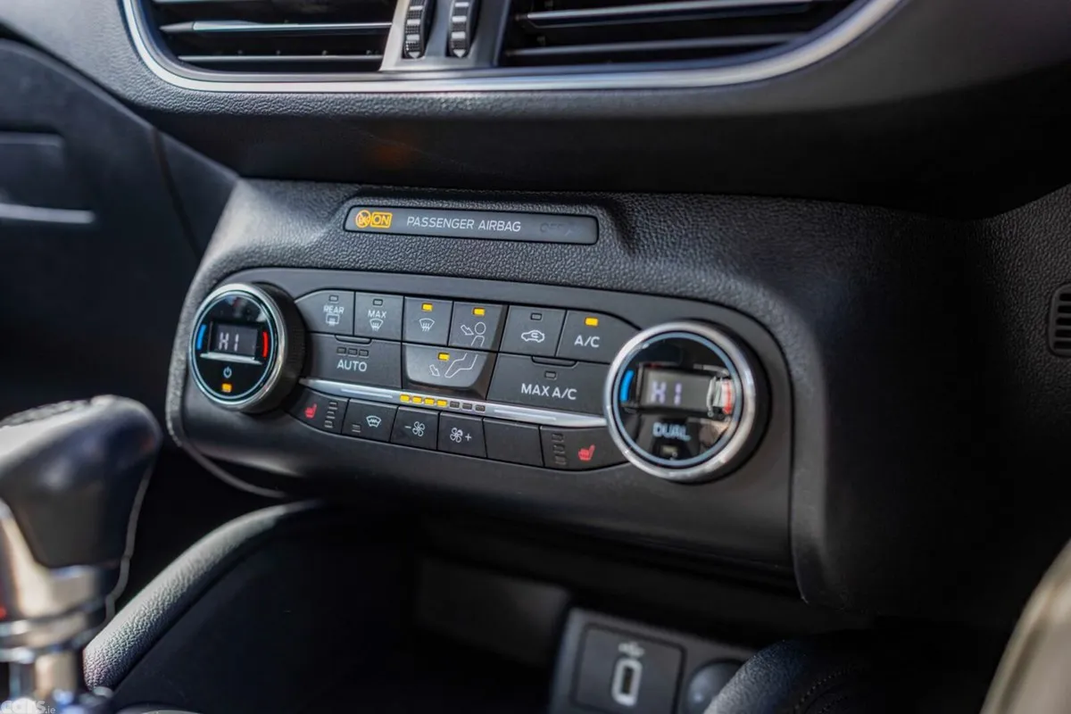 Ford Focus Hatchback, Diesel, 2020, Red