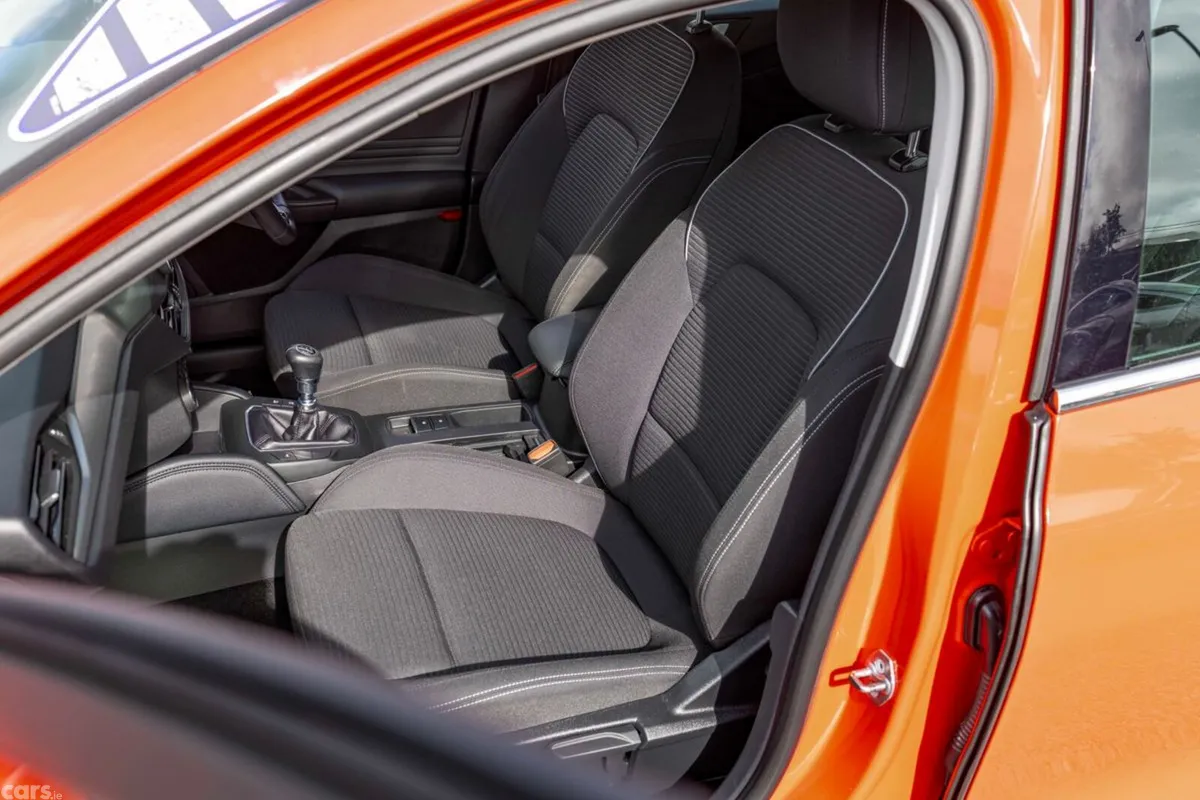 Ford Focus Hatchback, Diesel, 2020, Red