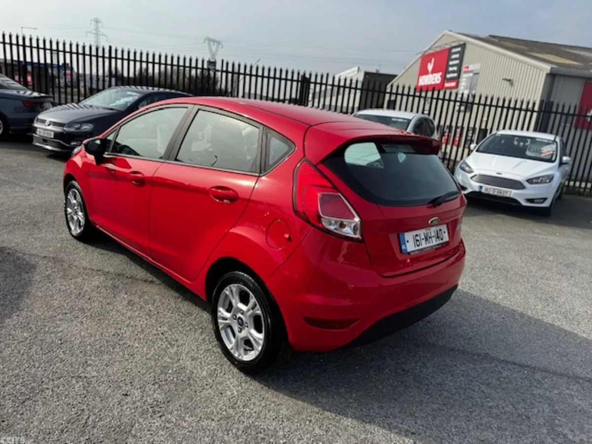 Ford Fiesta Hatchback, Petrol, 2016, Red
