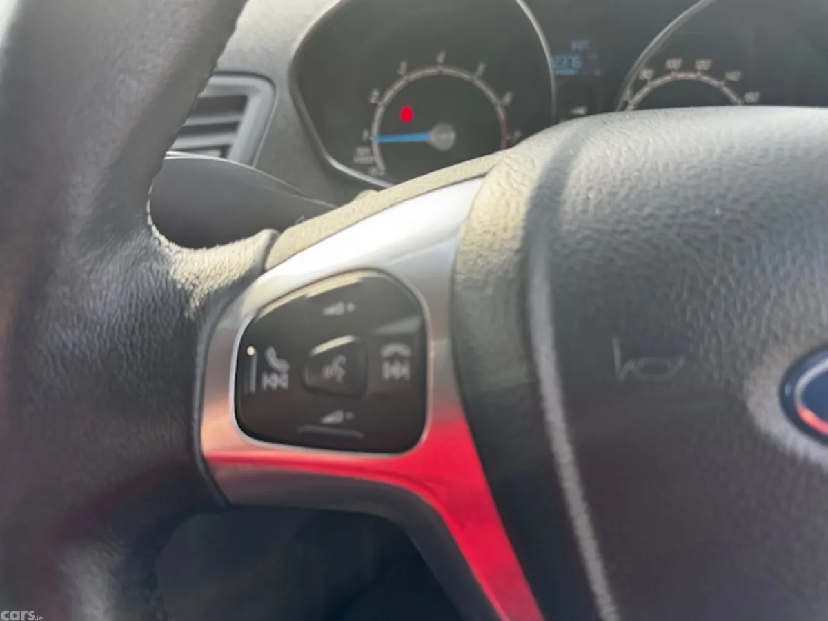 Ford Fiesta Hatchback, Petrol, 2016, Red