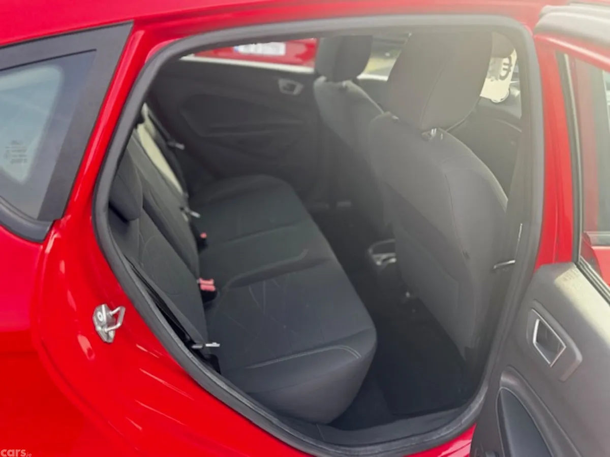 Ford Fiesta Hatchback, Petrol, 2016, Red