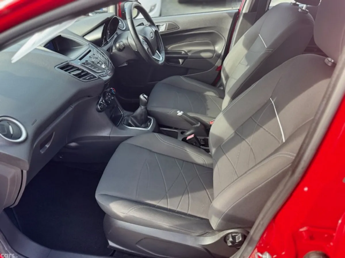 Ford Fiesta Hatchback, Petrol, 2016, Red
