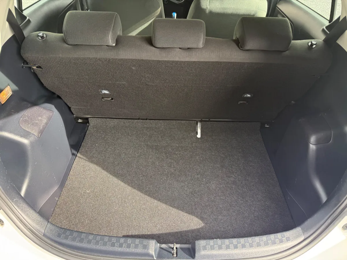 Toyota Aqua Hatchback, Petrol Hybrid, 2018, White