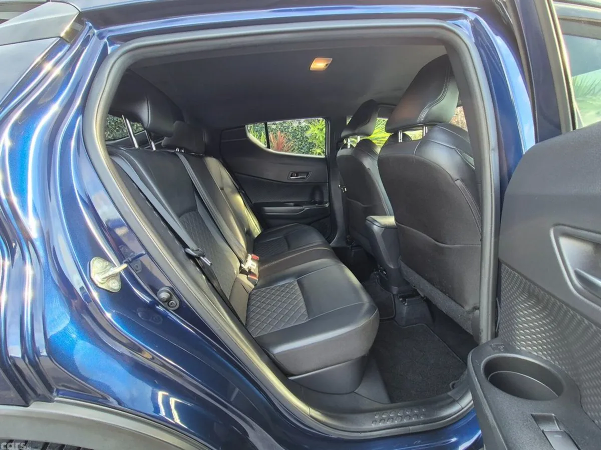 Toyota C-HR SUV, Petrol Hybrid, 2021, Blue