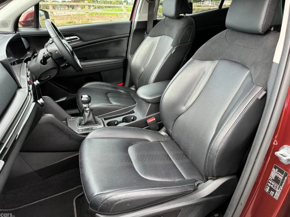 Kia Sportage SUV, Diesel Hybrid, 2026, Red