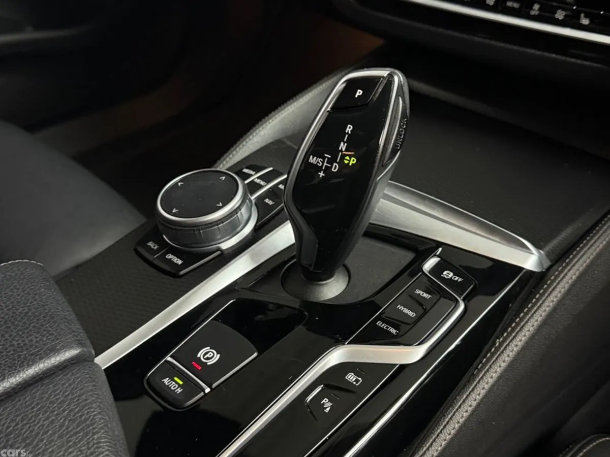 BMW 5-Series Saloon, Petrol Plug-in Hybrid, 2021, Blue