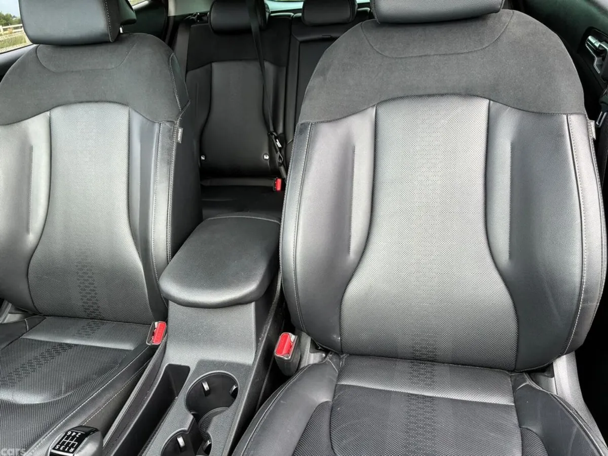 Kia Sportage SUV, Diesel Hybrid, 2026, Red