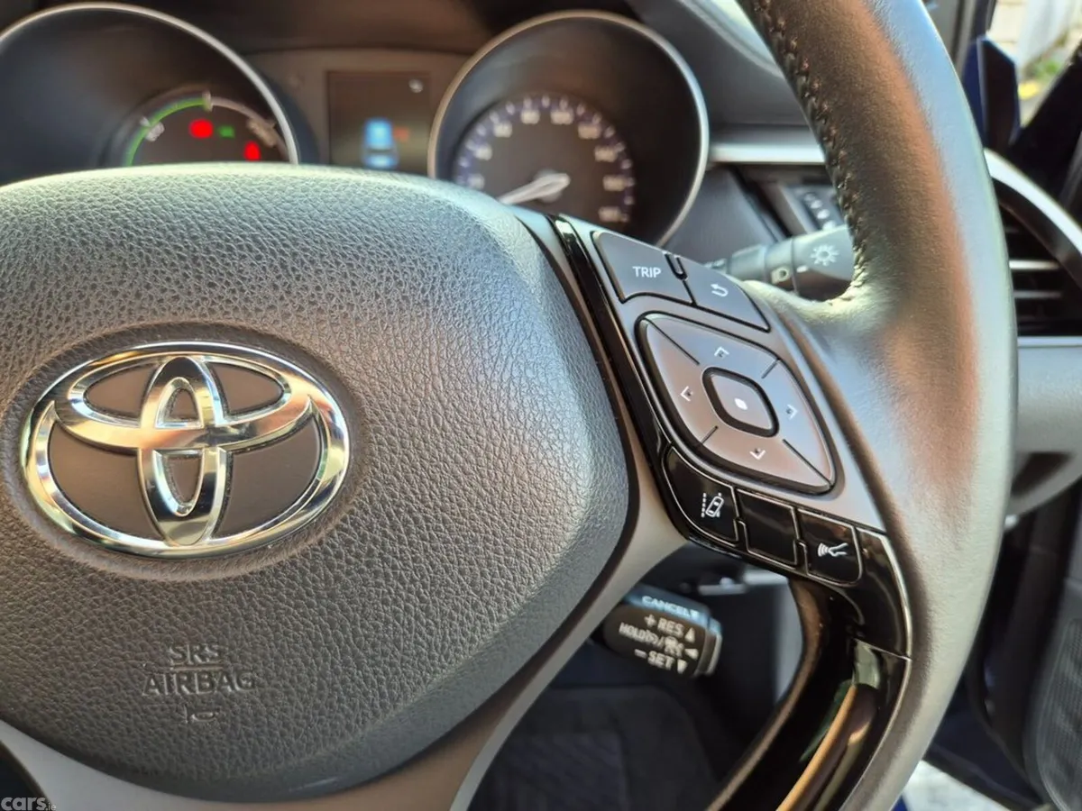 Toyota C-HR SUV, Petrol Hybrid, 2021, Blue