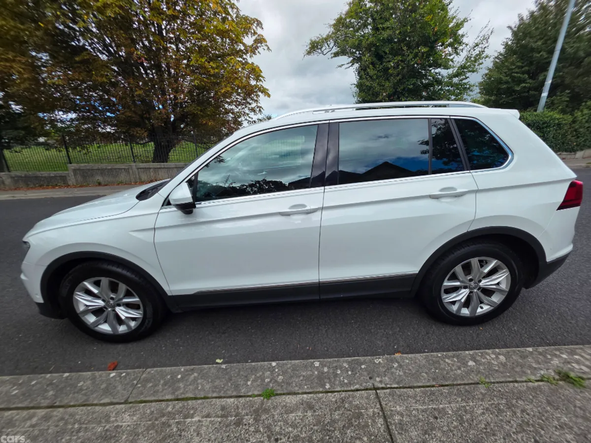Volkswagen Tiguan Hatchback, Diesel, 2017, White