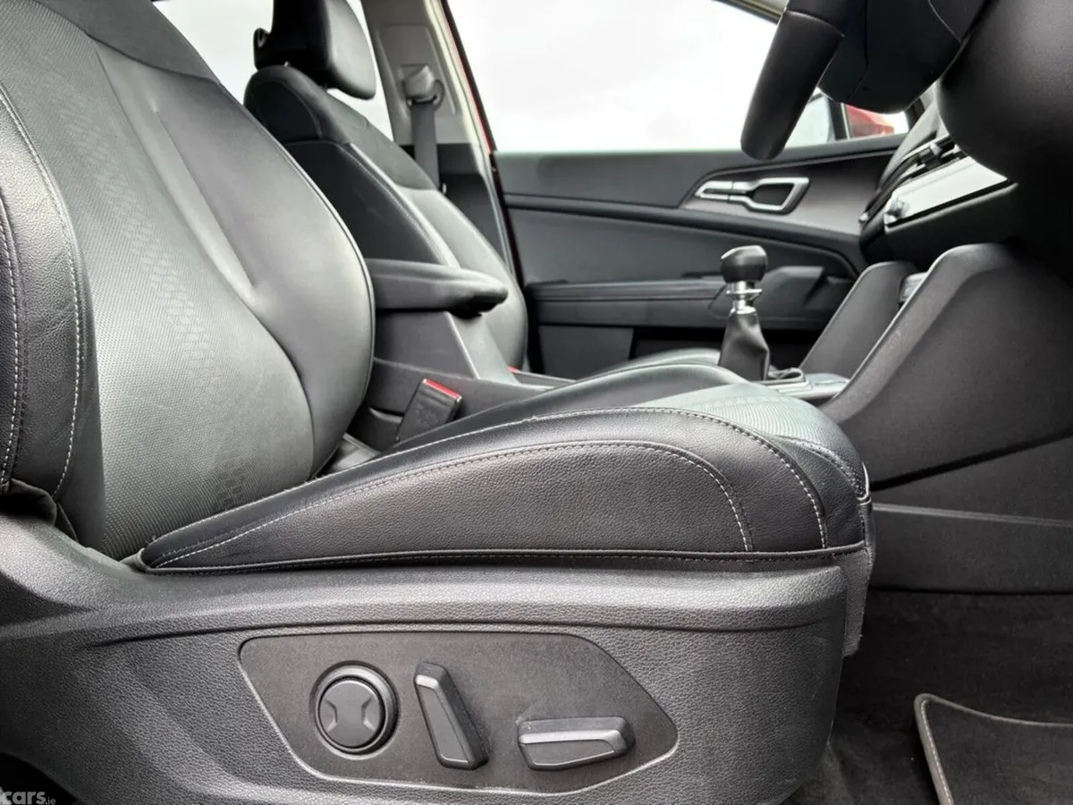 Kia Sportage SUV, Diesel Hybrid, 2026, Red
