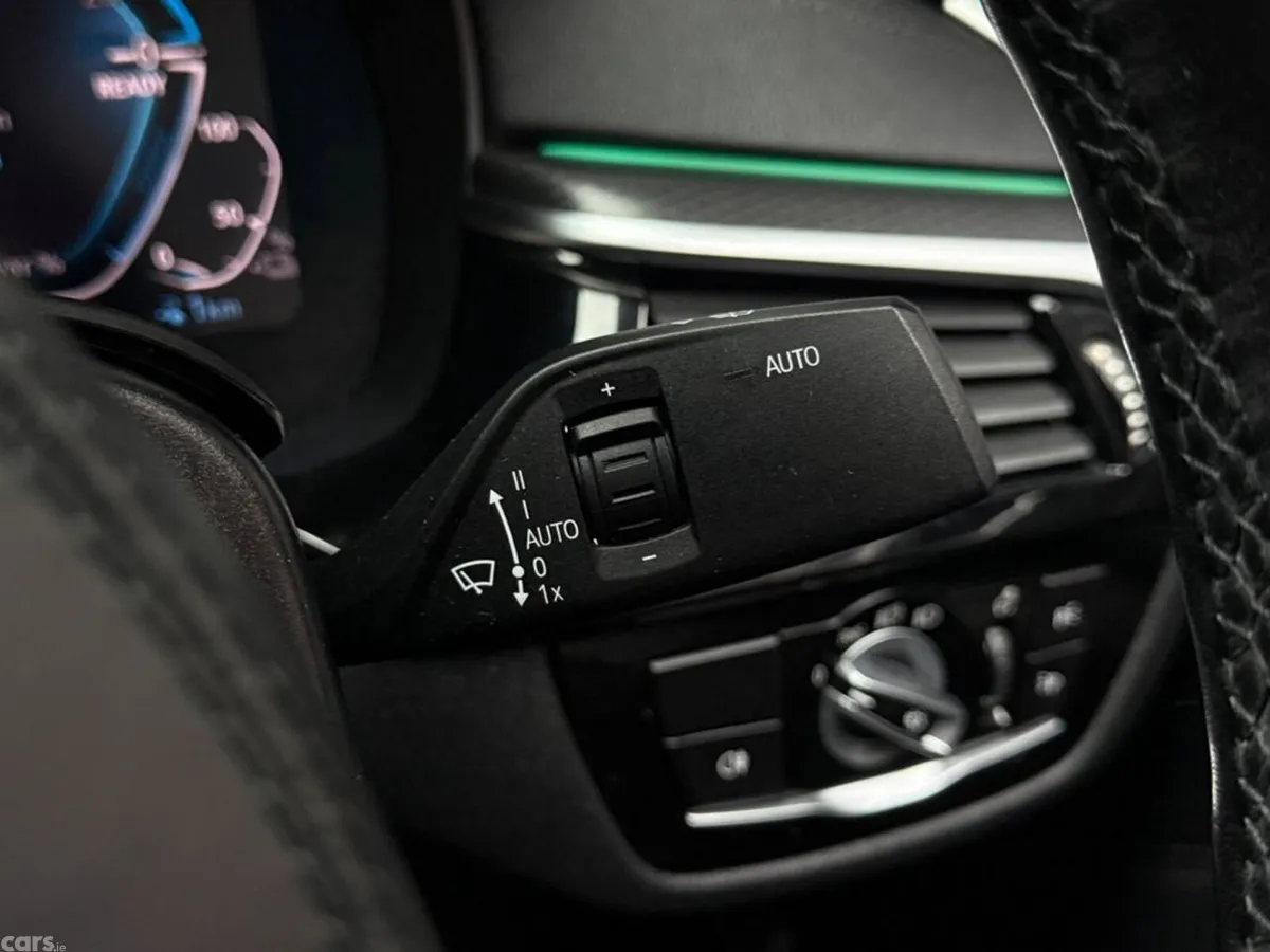 BMW 5-Series Saloon, Petrol Plug-in Hybrid, 2021, Blue