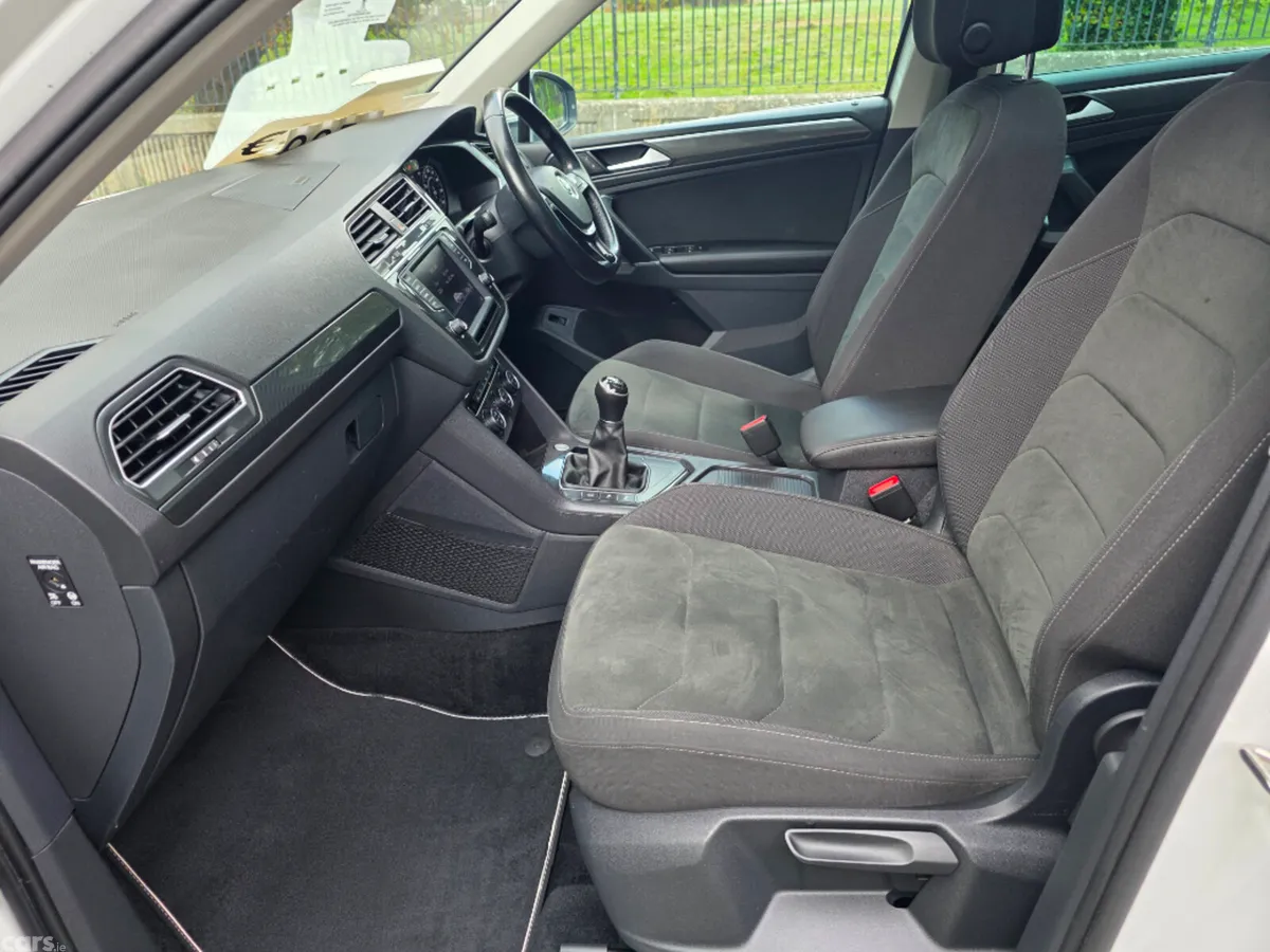 Volkswagen Tiguan Hatchback, Diesel, 2017, White