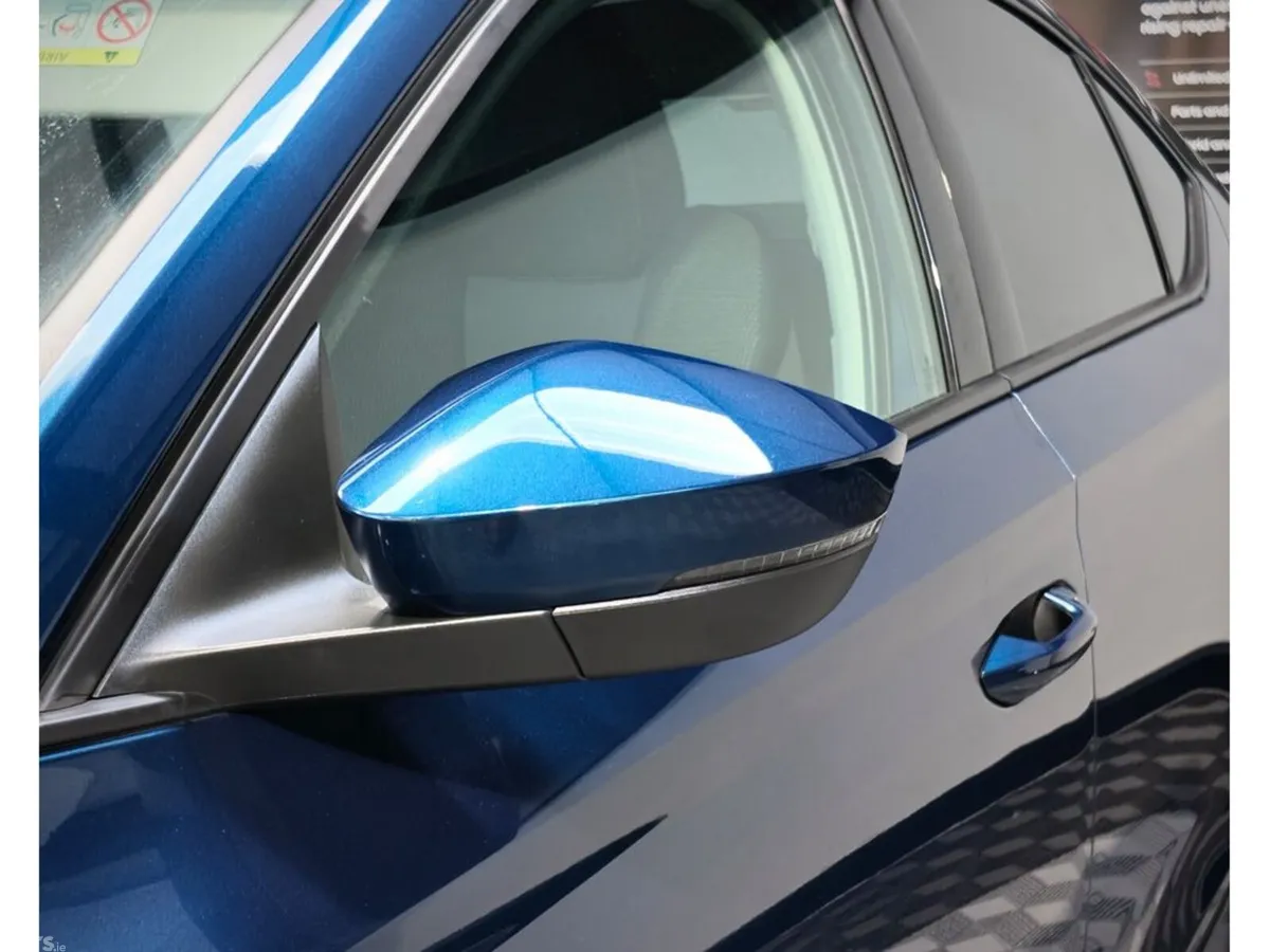 Skoda Octavia Hatchback, Diesel, 2023, Blue
