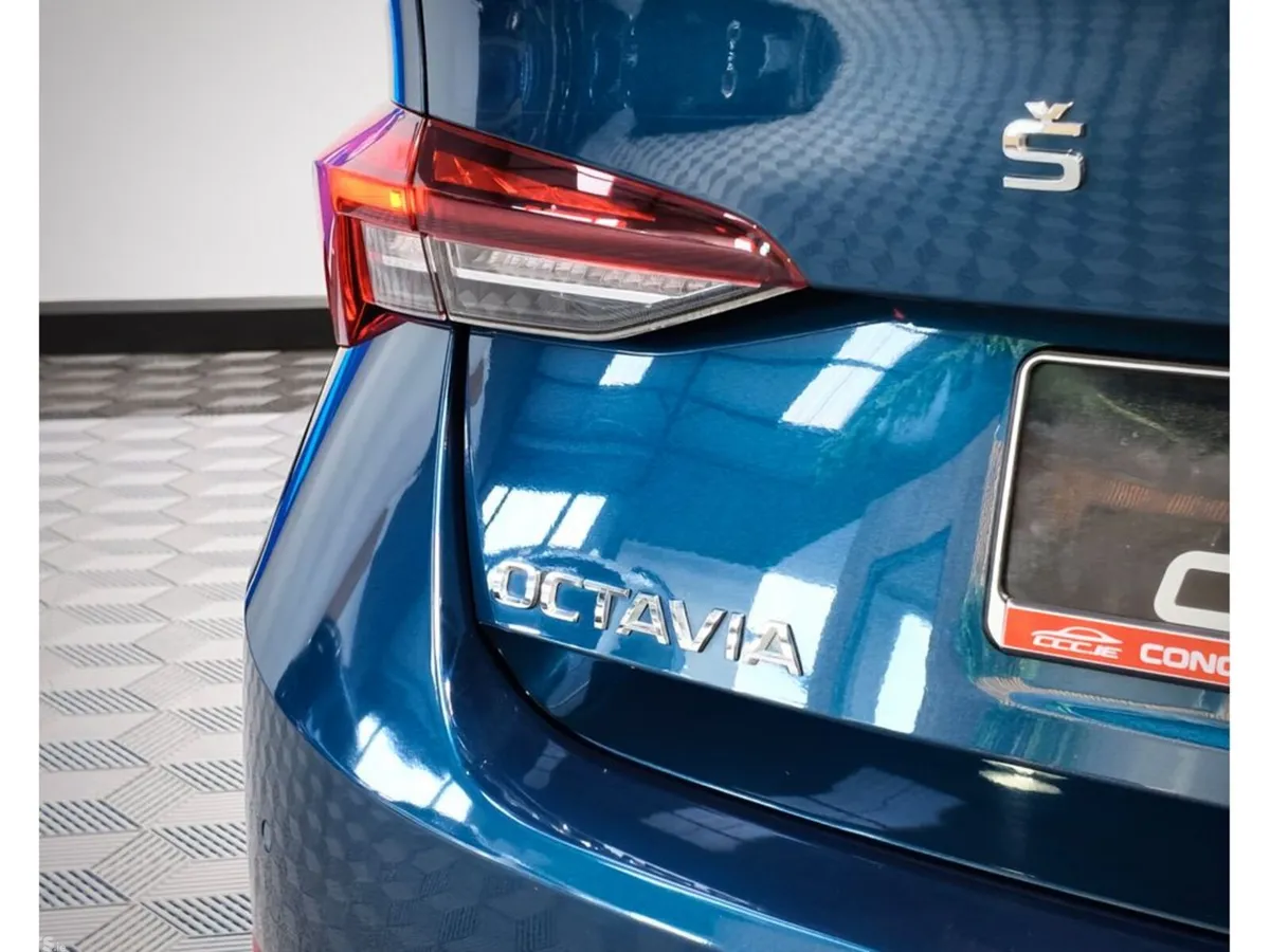 Skoda Octavia Hatchback, Diesel, 2023, Blue