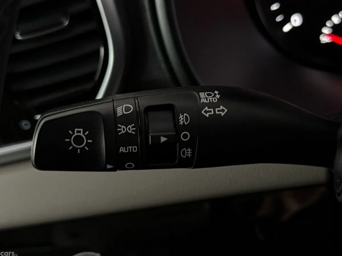 Kia Sportage SUV, Diesel Hybrid, 2021, Red