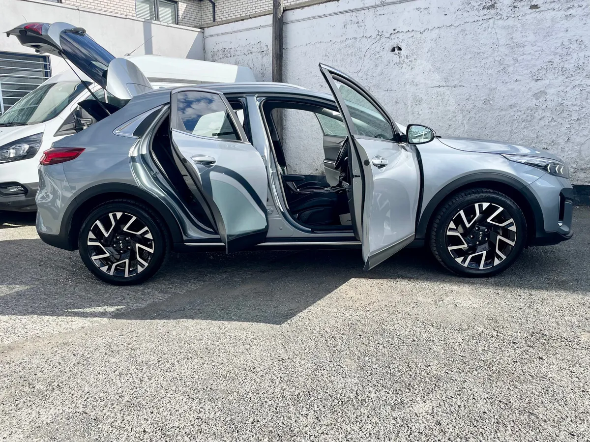 Kia XCeed Hatchback, Petrol Plug-in Hybrid, 2023, Grey