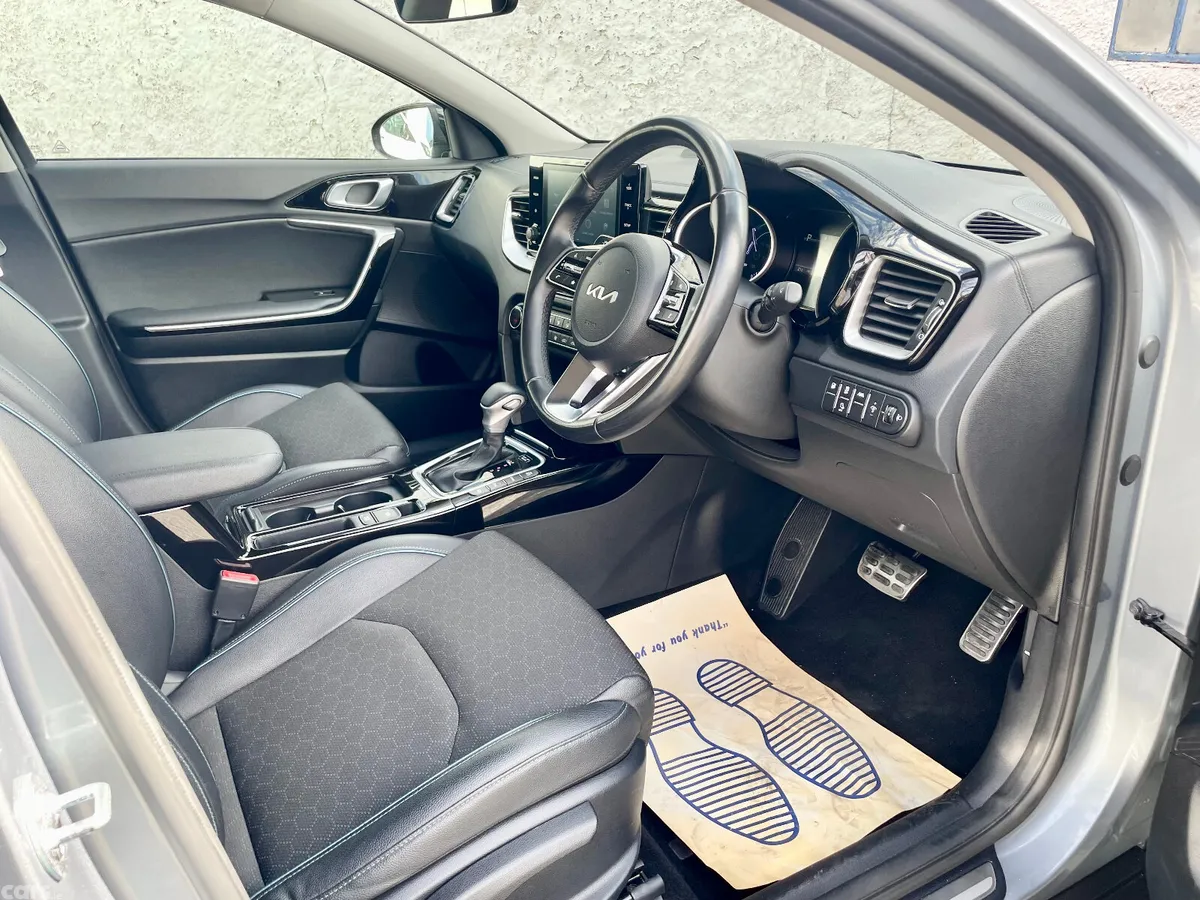 Kia XCeed Hatchback, Petrol Plug-in Hybrid, 2023, Grey