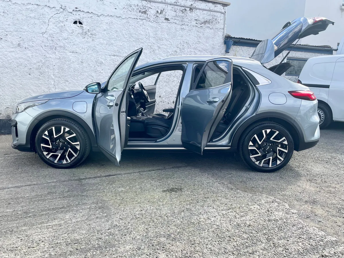 Kia XCeed Hatchback, Petrol Plug-in Hybrid, 2023, Grey