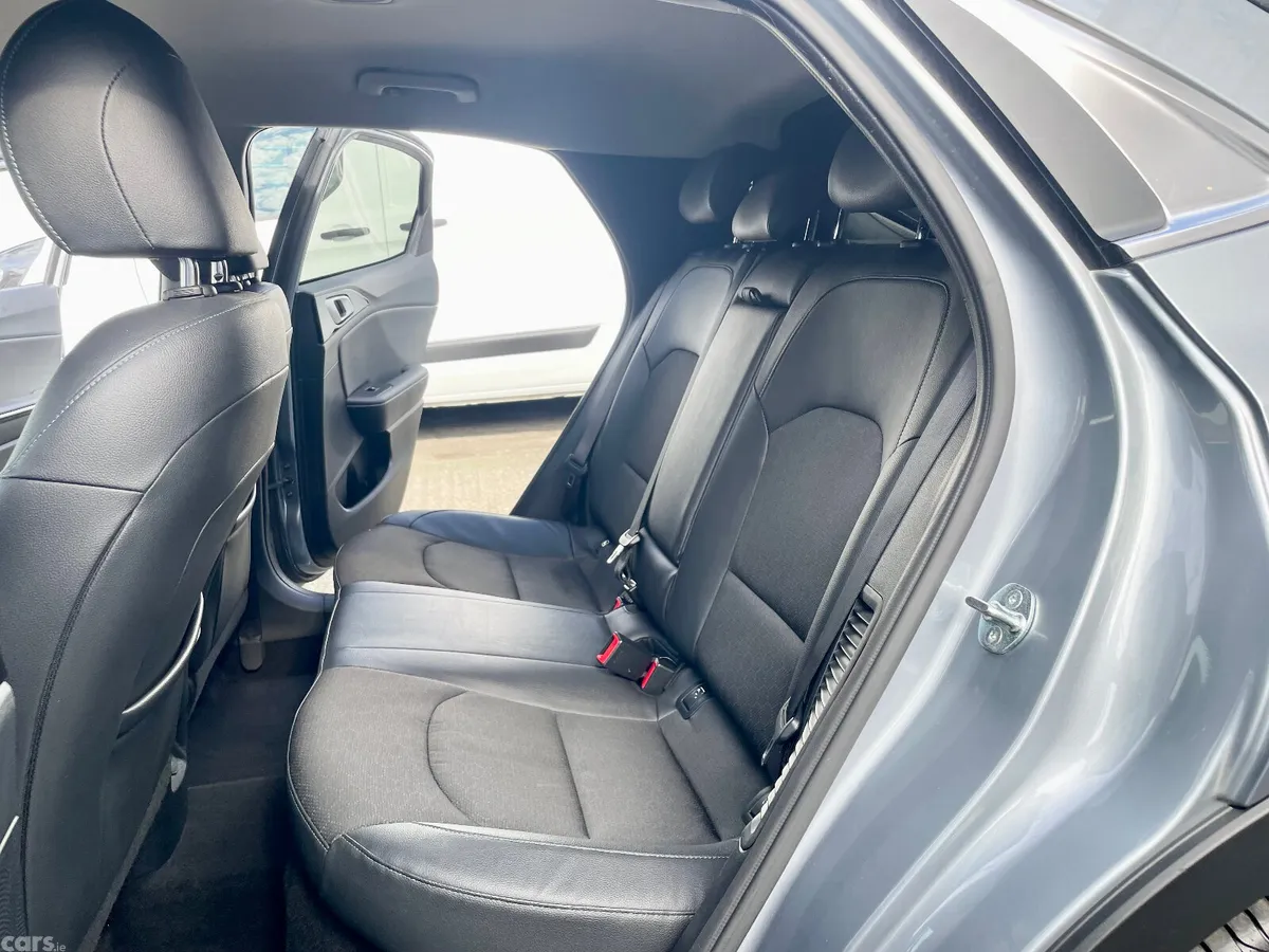 Kia XCeed Hatchback, Petrol Plug-in Hybrid, 2023, Grey