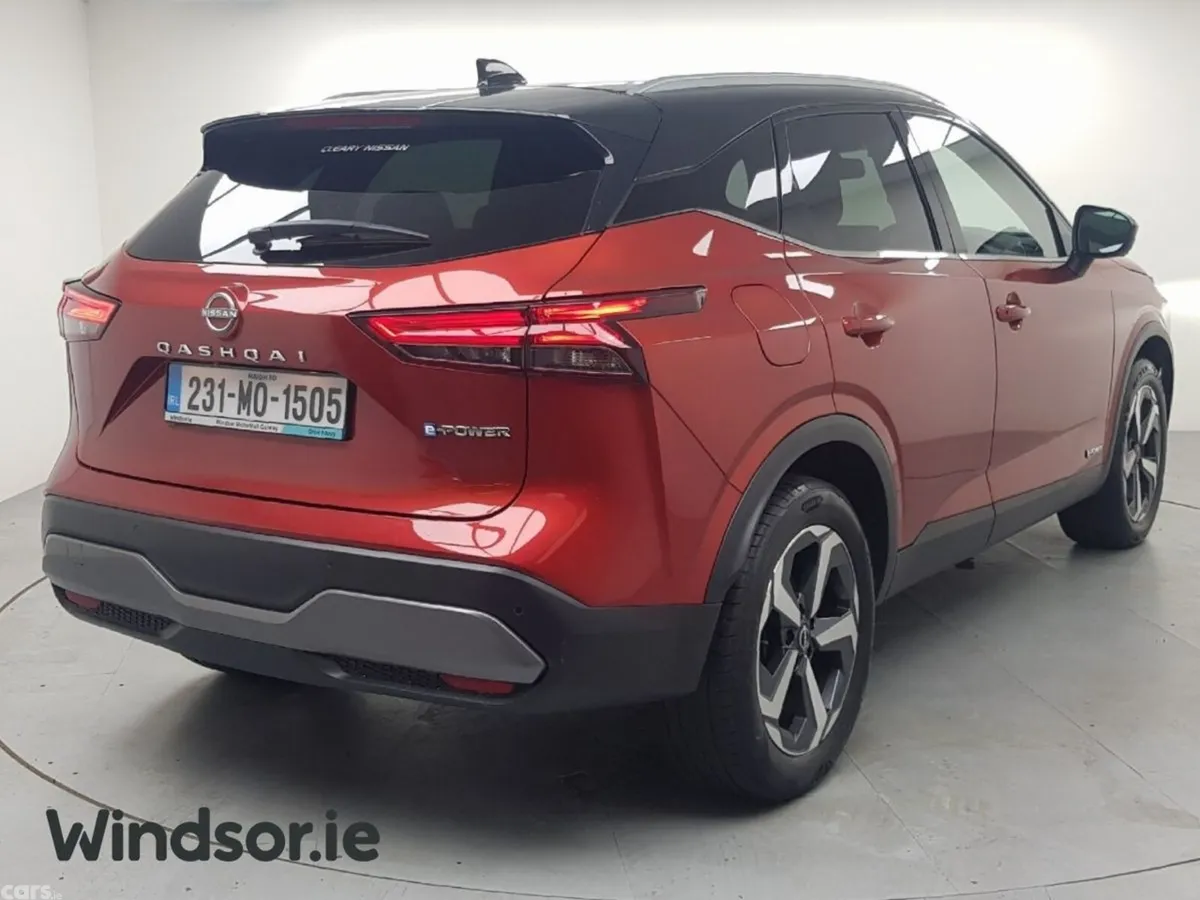 Nissan Qashqai MPV, Petrol Hybrid, 2023, Orange