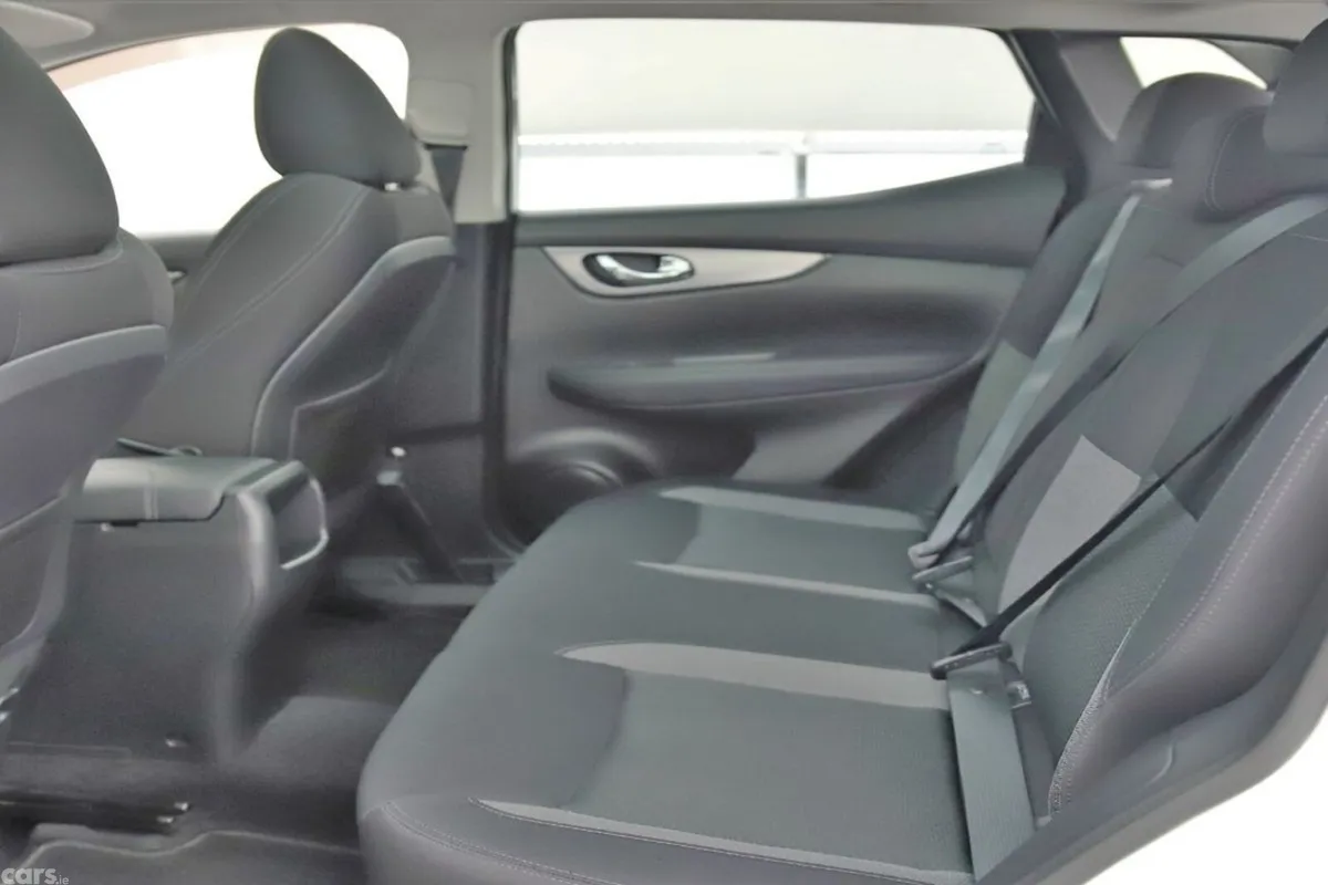 Nissan Qashqai SUV, Petrol, 2019, Grey