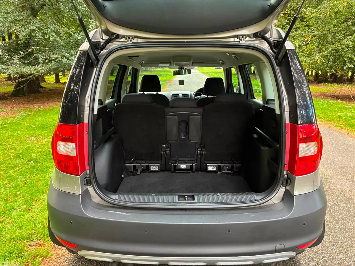 Skoda Yeti SUV, Diesel, 2011, Beige