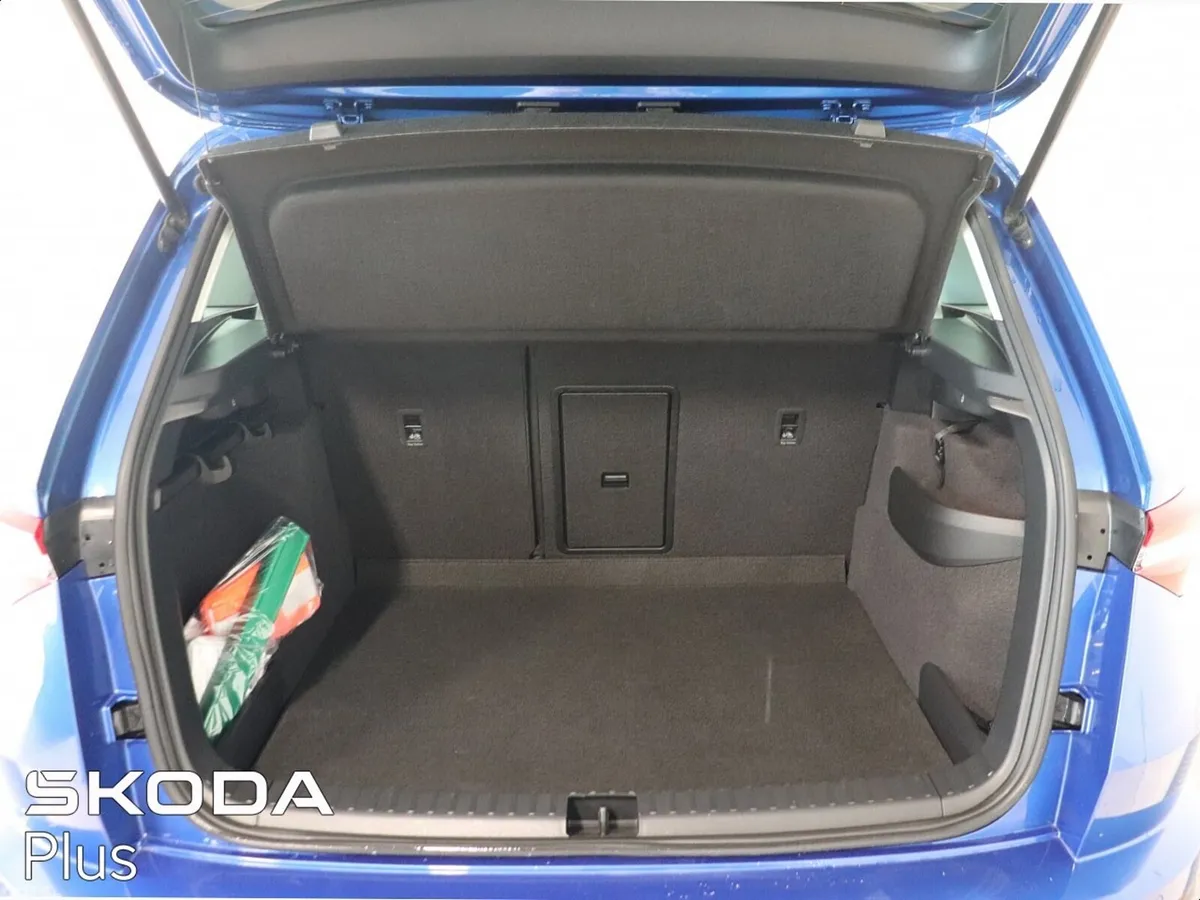 Skoda Karoq SUV, Diesel, 2026, Blue
