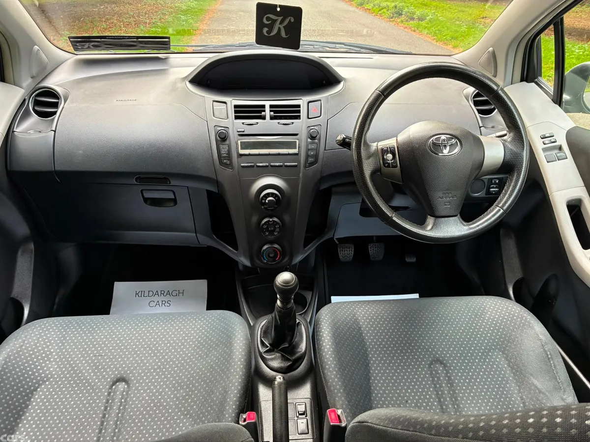 Toyota Yaris Hatchback, Petrol, 2010, Silver