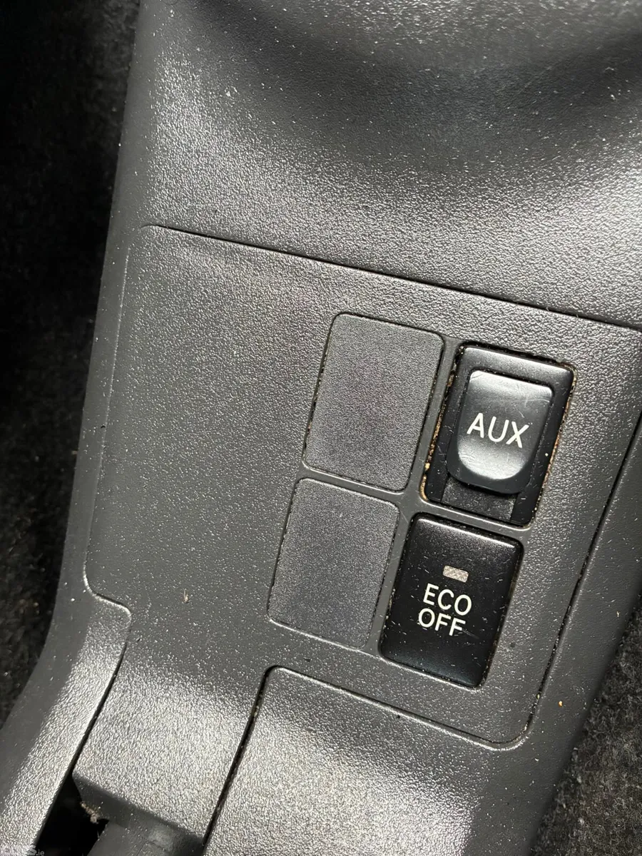 Toyota Yaris Hatchback, Petrol, 2010, Silver