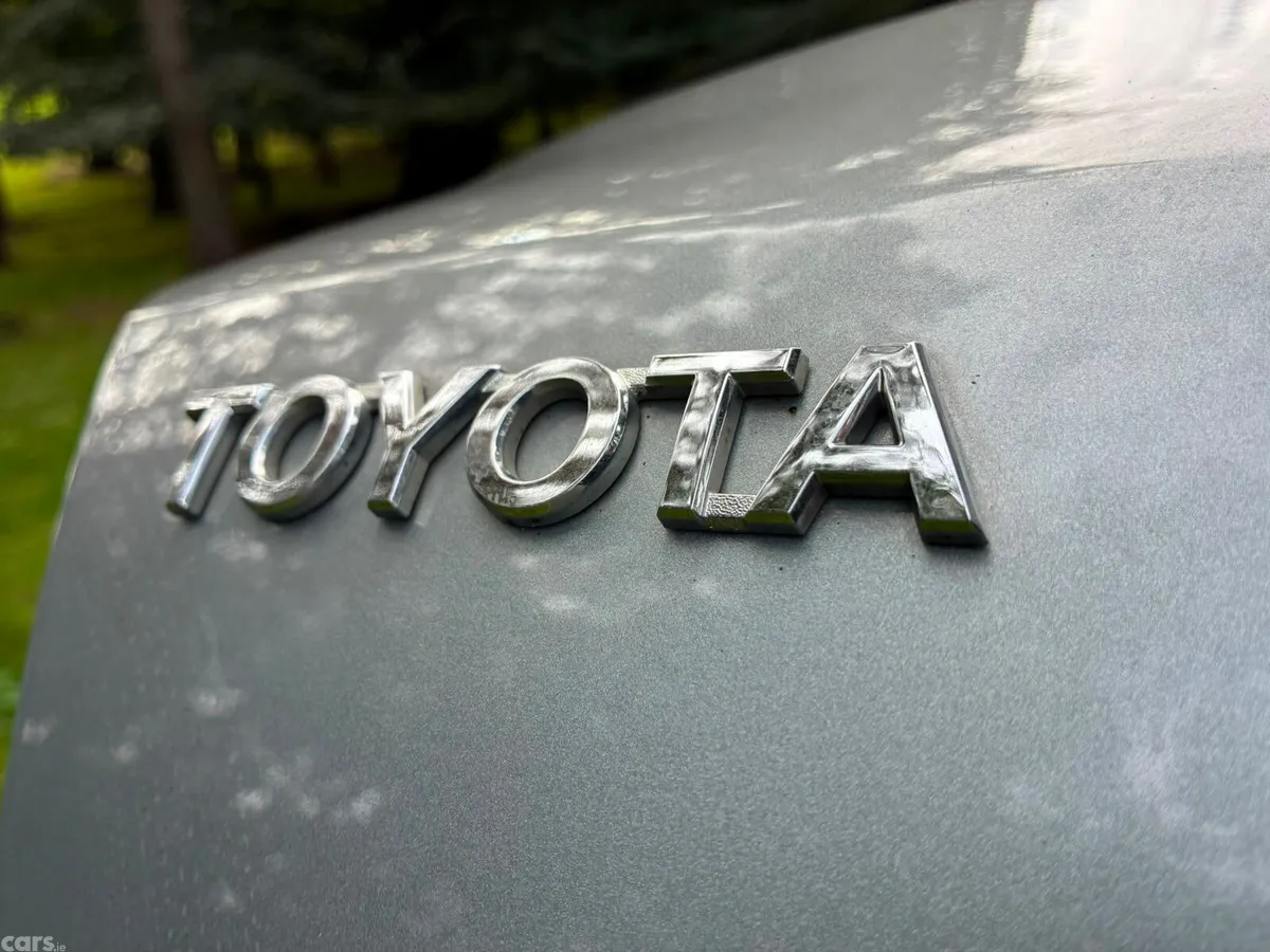 Toyota Yaris Hatchback, Petrol, 2010, Silver