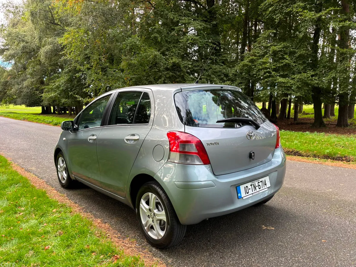 Toyota Yaris Hatchback, Petrol, 2010, Silver
