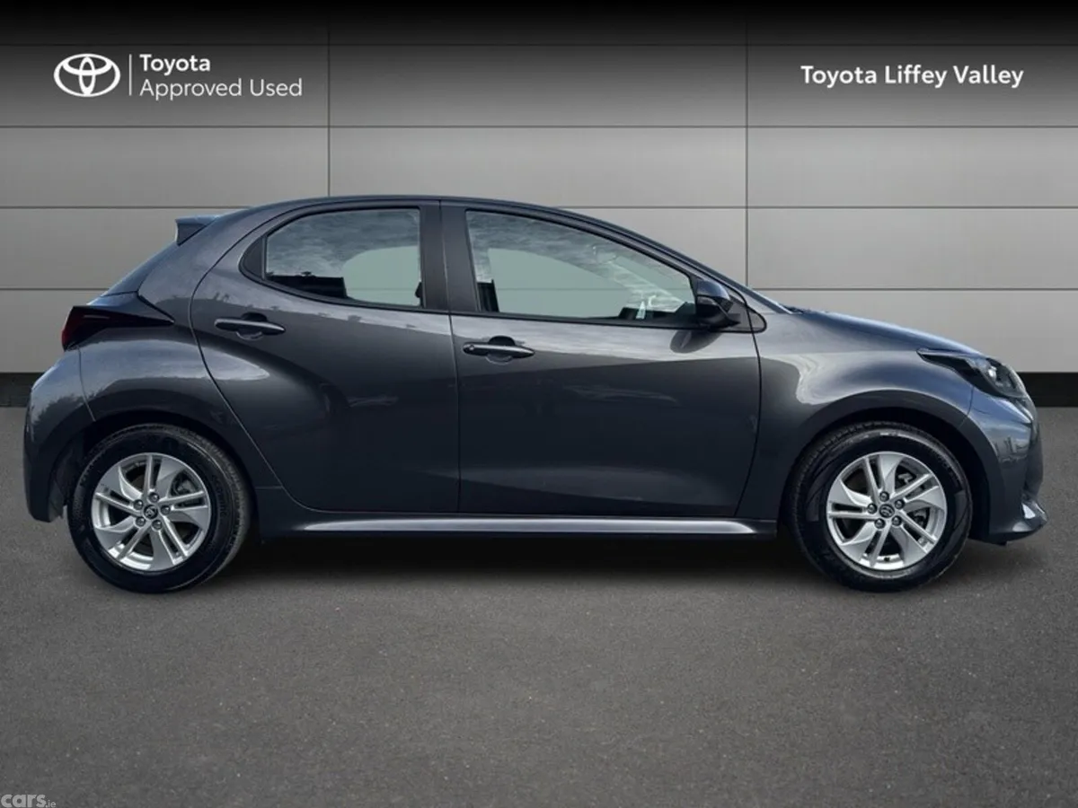 Toyota Yaris Hatchback, Petrol Hybrid, 2025, Grey