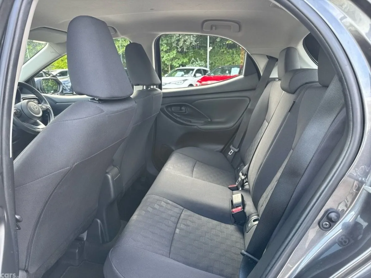 Toyota Yaris Hatchback, Petrol Hybrid, 2025, Grey