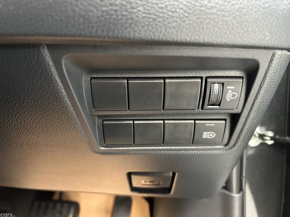 Toyota Yaris Cross Hatchback, Petrol Hybrid, 2026, Black