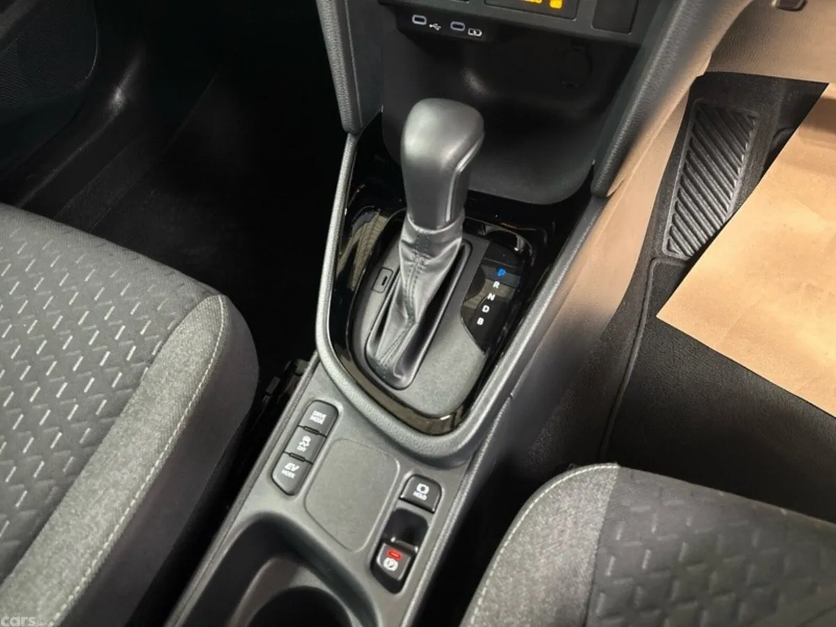 Toyota Yaris Cross Hatchback, Petrol Hybrid, 2026, Black