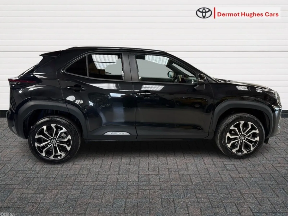 Toyota Yaris Cross Hatchback, Petrol Hybrid, 2026, Black