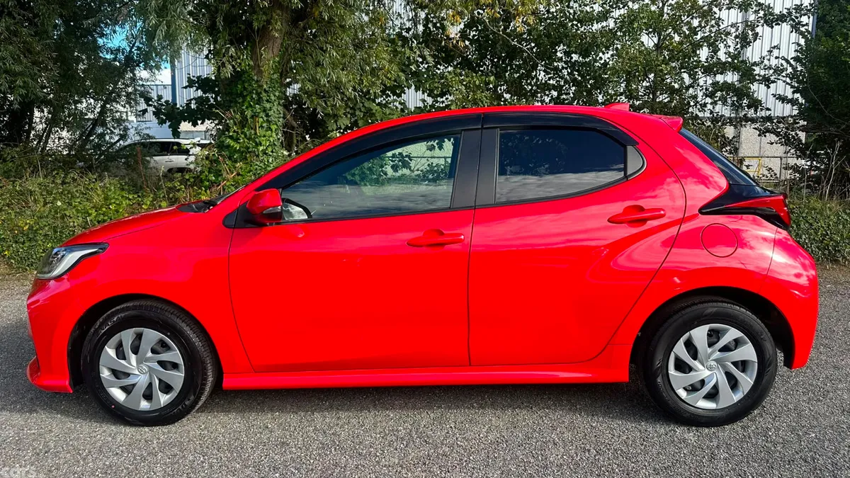 Toyota Yaris Hatchback, Petrol Hybrid, 2022, Red