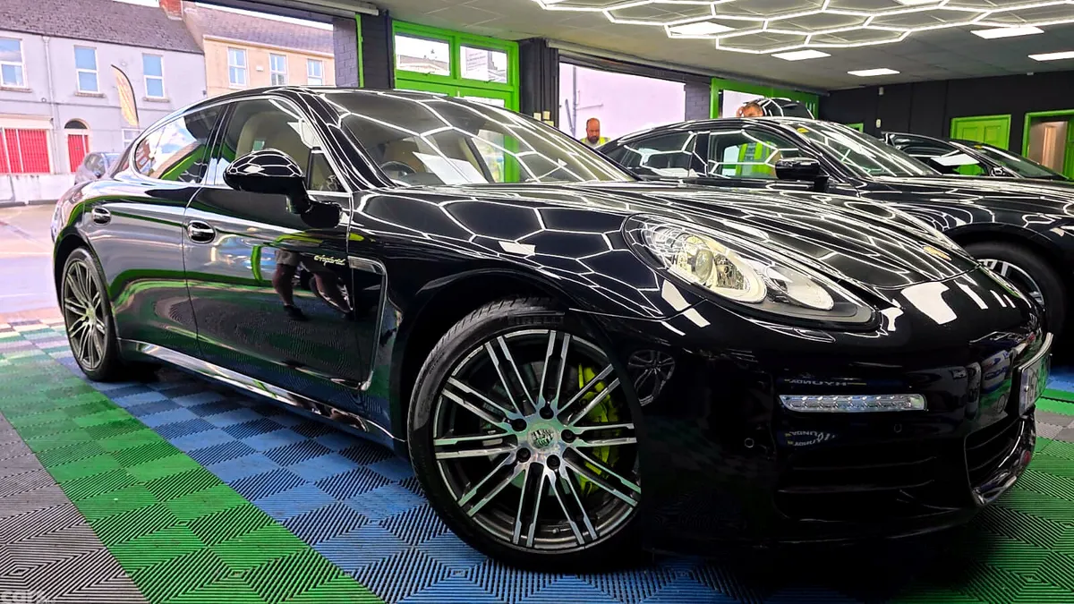 Porsche Panamera Hatchback, Petrol Plug-in Hybrid, 2016, Black