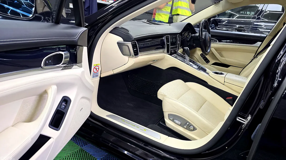 Porsche Panamera Hatchback, Petrol Plug-in Hybrid, 2016, Black
