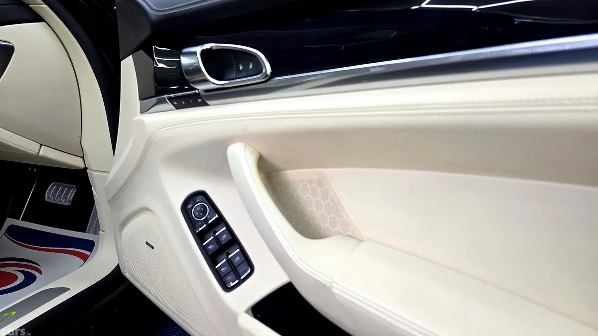 Porsche Panamera Hatchback, Petrol Plug-in Hybrid, 2016, Black